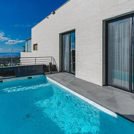Laurel With Heated Pool אדחה