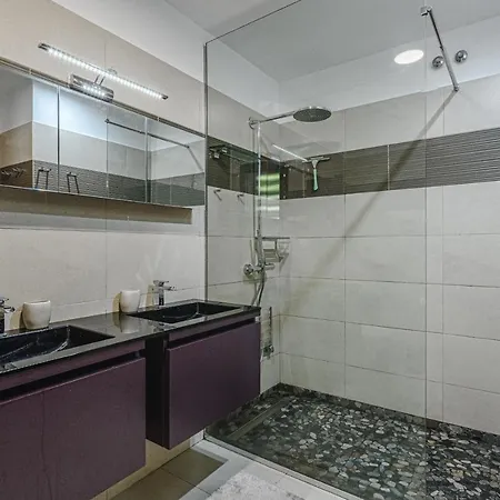 וילה Laurel With Heated Pool *